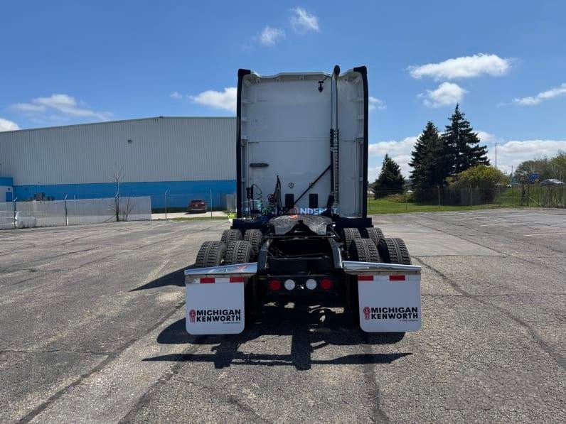 Truck Thumbnail 4