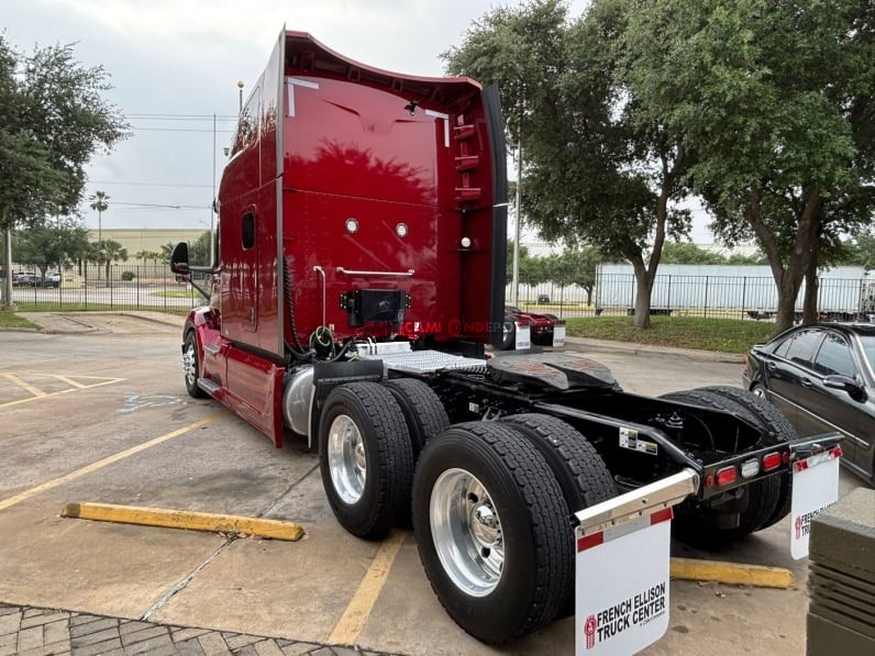 Truck Thumbnail 4