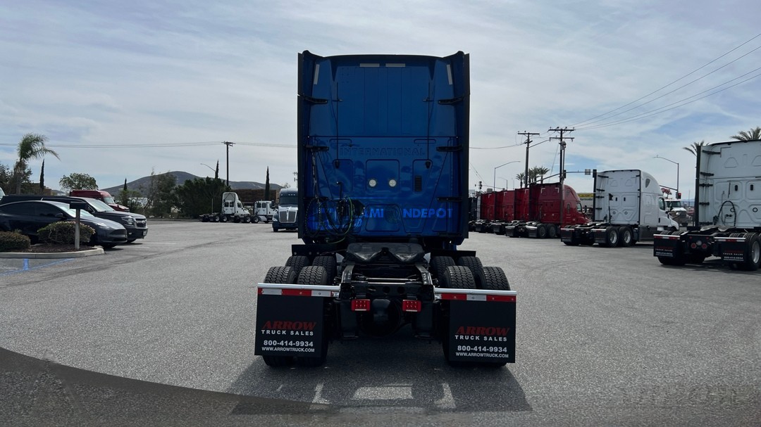 Truck Thumbnail 6
