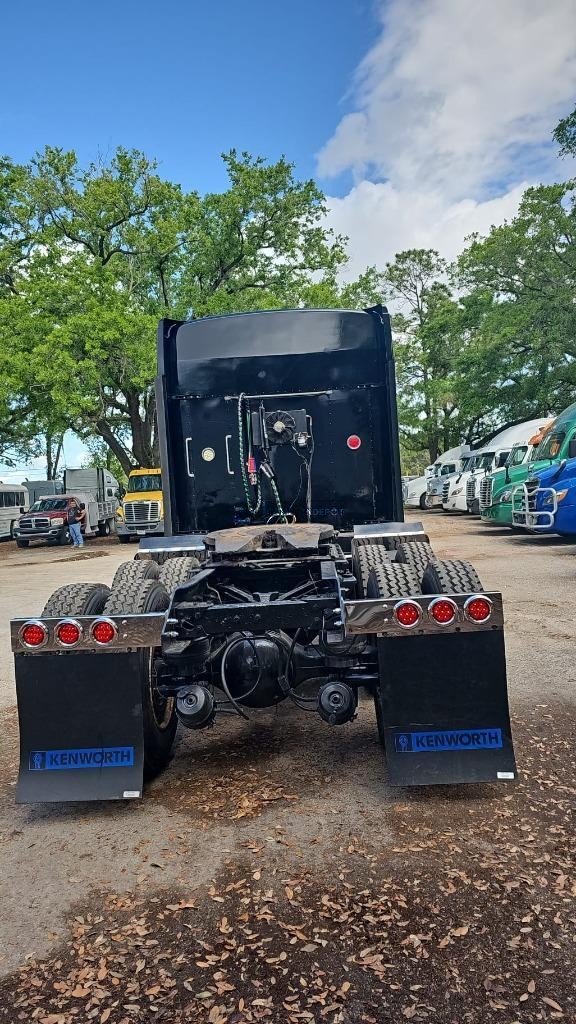 Truck Thumbnail 4
