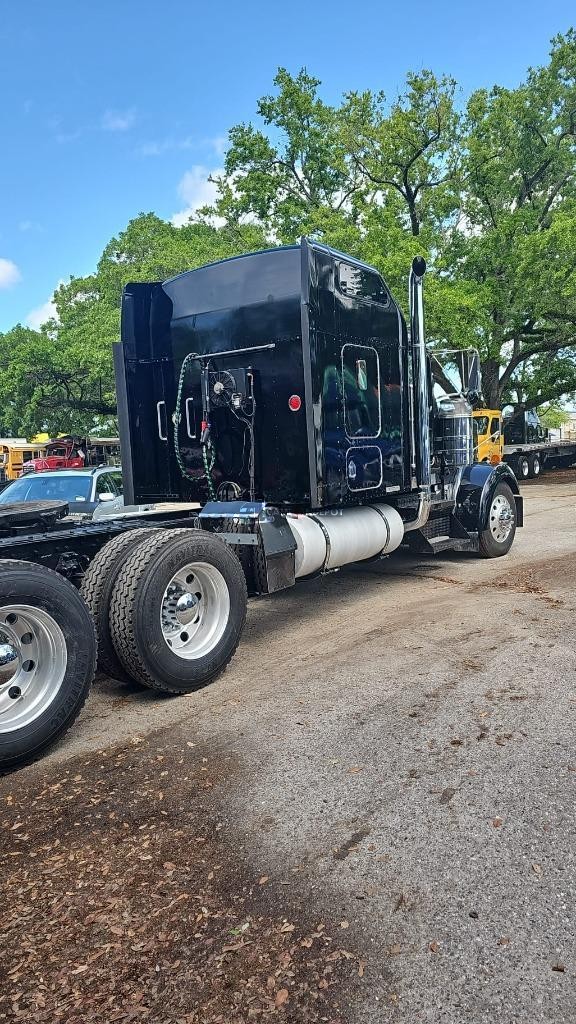 Truck Thumbnail 3