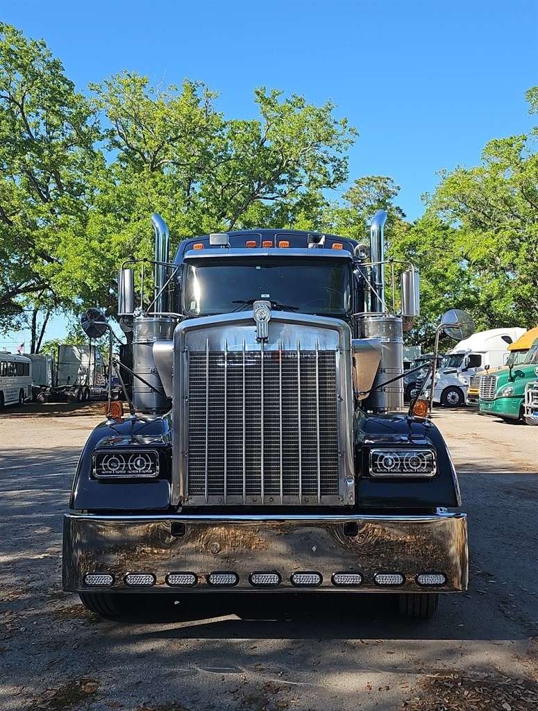 Truck Thumbnail 2