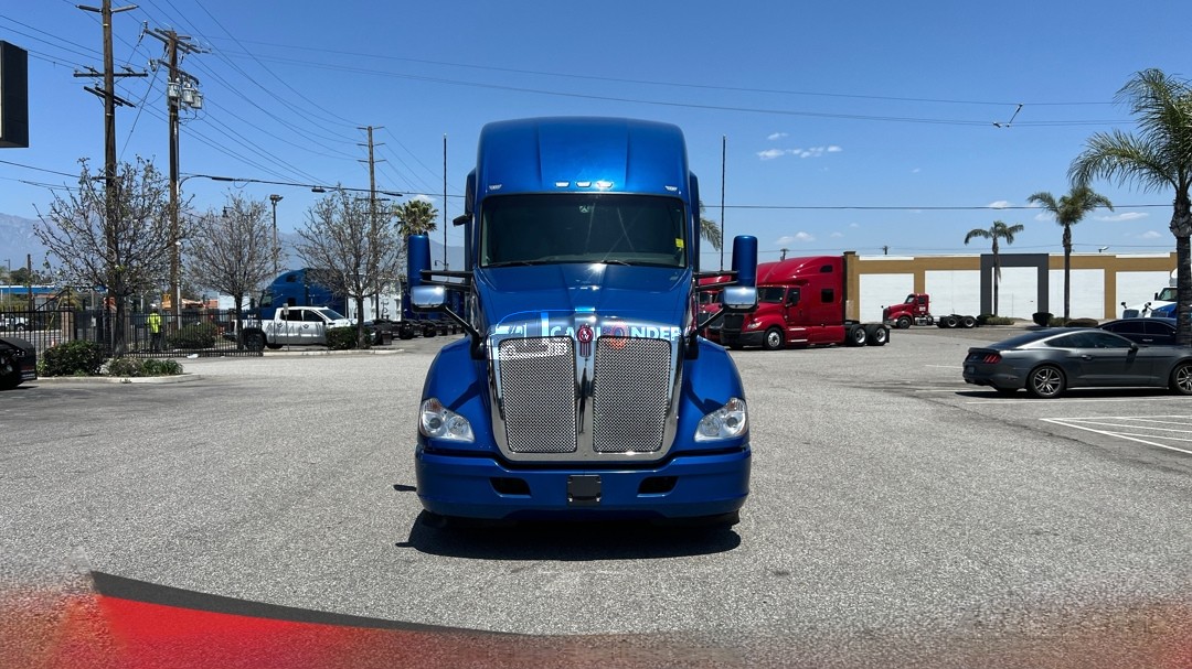 Truck Thumbnail 2