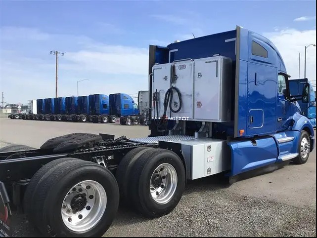 Truck Thumbnail 8