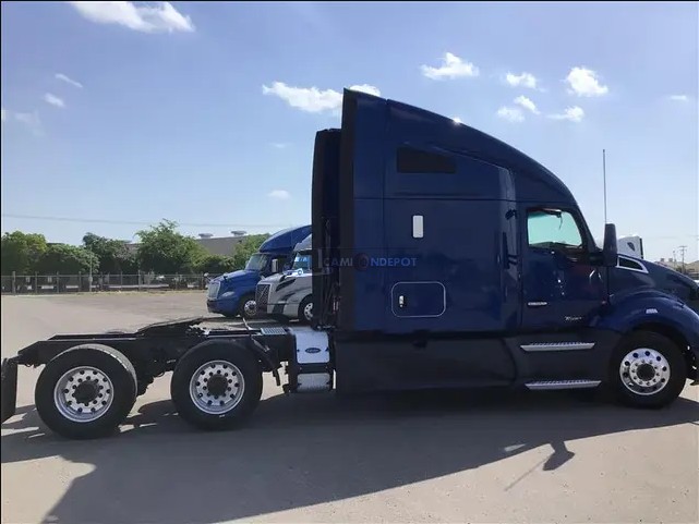 Truck Thumbnail 10