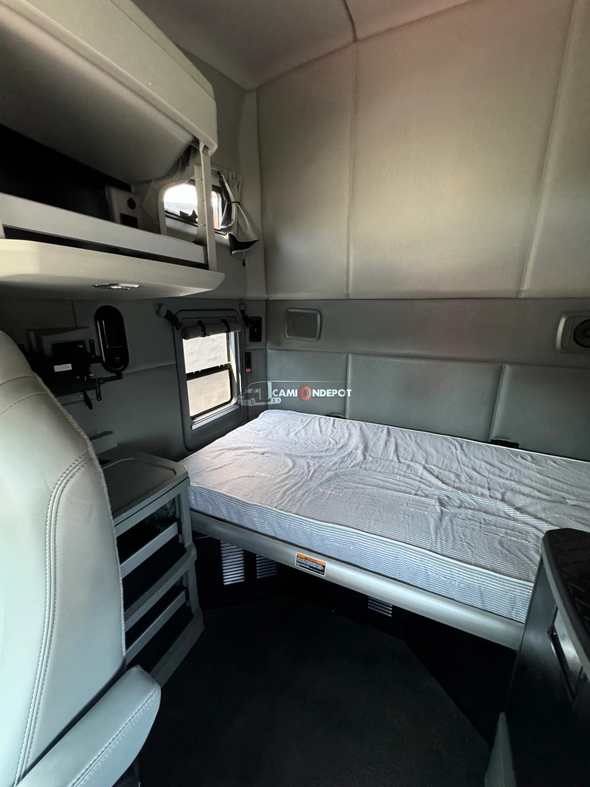 Truck Thumbnail 3
