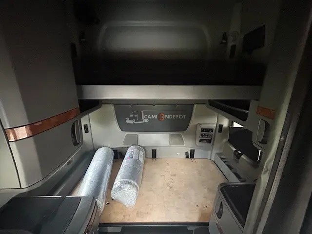 Truck Thumbnail 3
