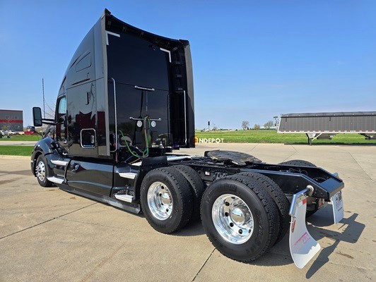 Truck Thumbnail 4