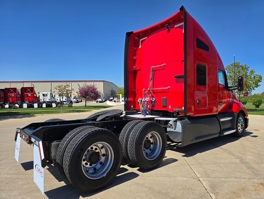 Truck Thumbnail 2