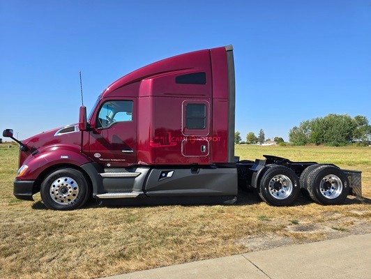 Truck Thumbnail 4