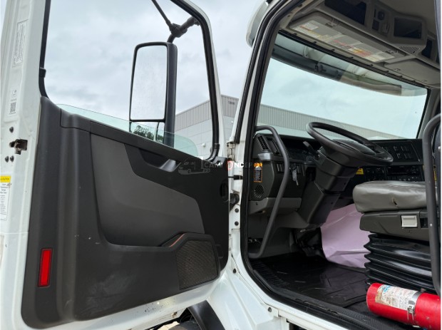 Truck Thumbnail 2