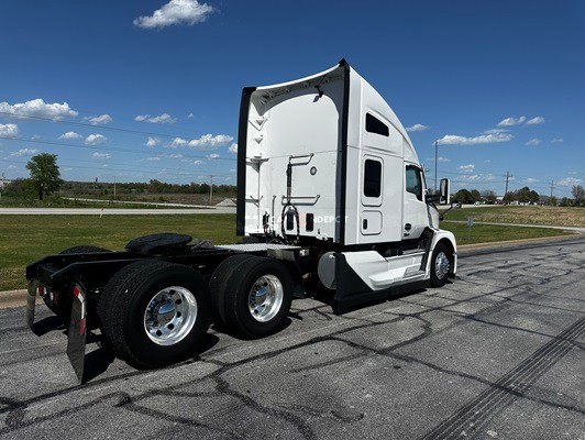 Truck Thumbnail 2