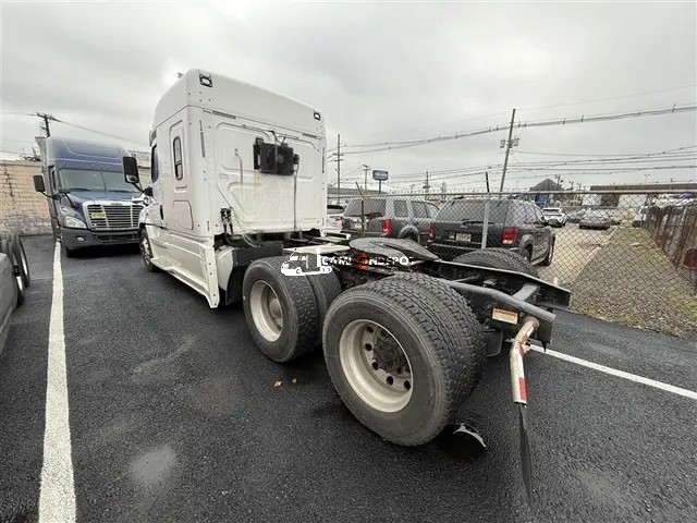 Truck Thumbnail 2