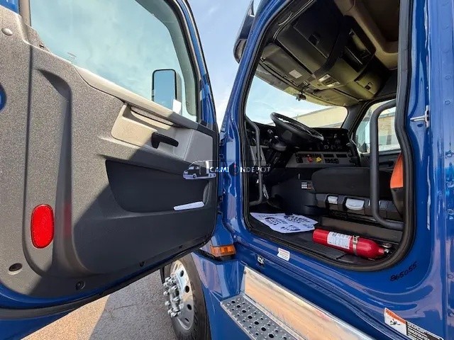 Truck Thumbnail 4