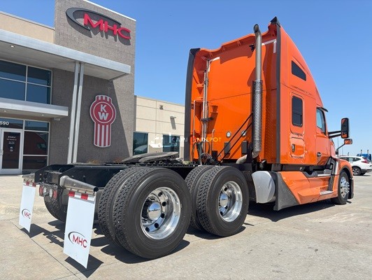 Truck Thumbnail 2