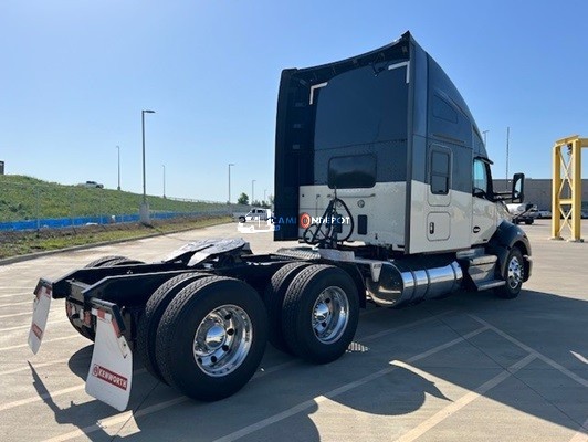 Truck Thumbnail 2