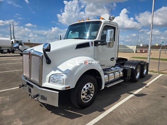 Truck Thumbnail 3