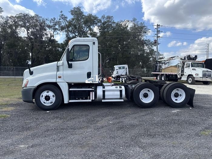 Truck Thumbnail 4