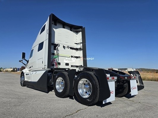 Truck Thumbnail 4