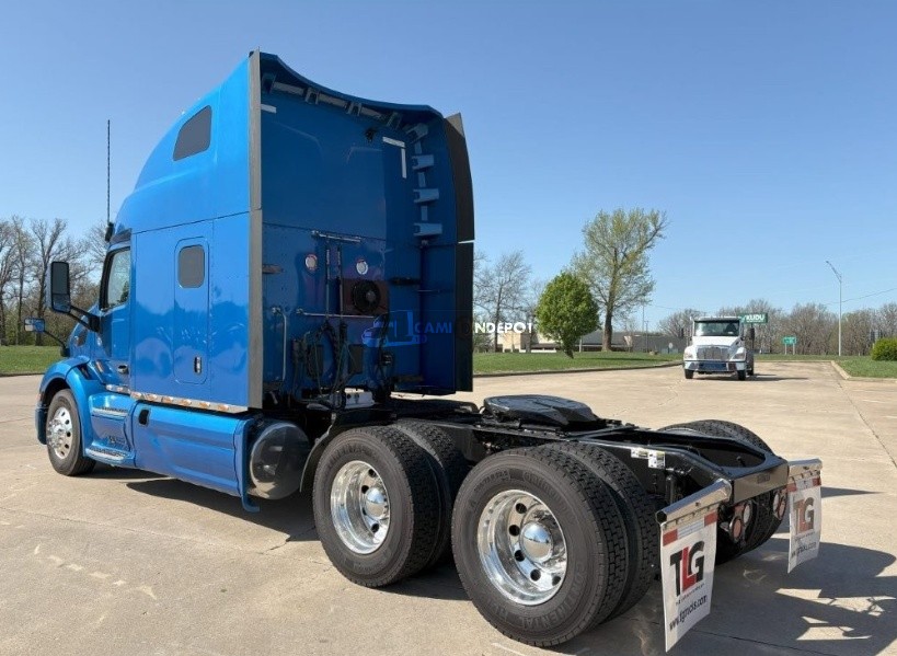 Truck Thumbnail 3