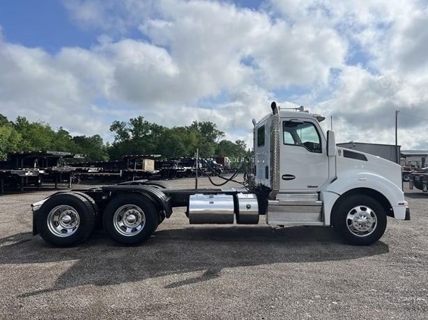 Truck Thumbnail 3