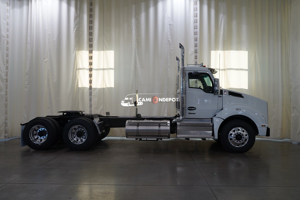 Truck Thumbnail 2