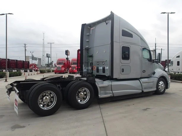 Truck Thumbnail 2