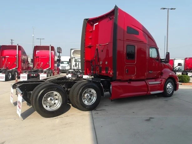 Truck Thumbnail 3