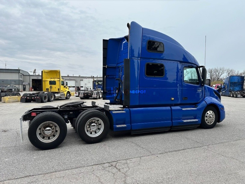 Truck Thumbnail 2