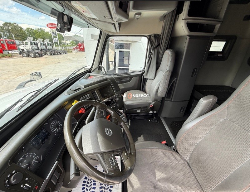Truck Thumbnail 4