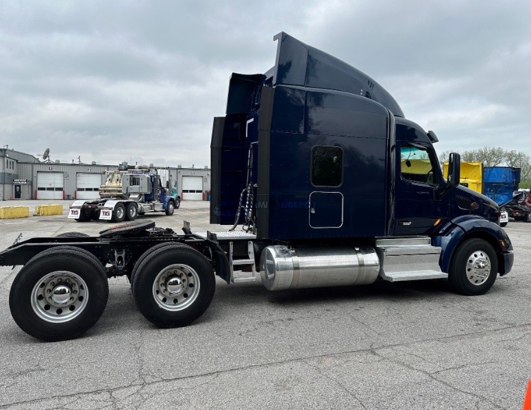 Truck Thumbnail 3