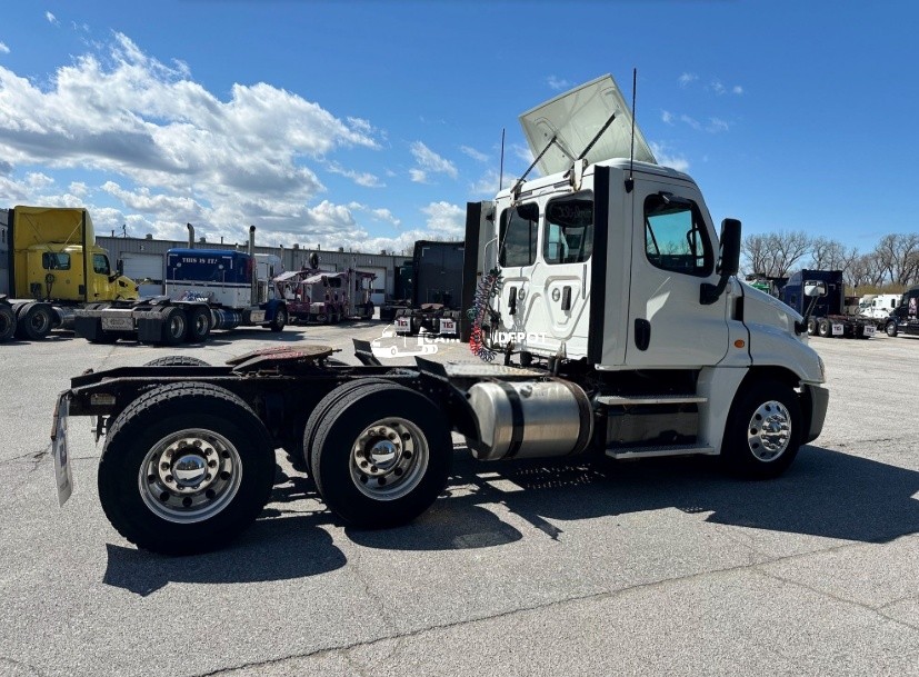 Truck Thumbnail 2