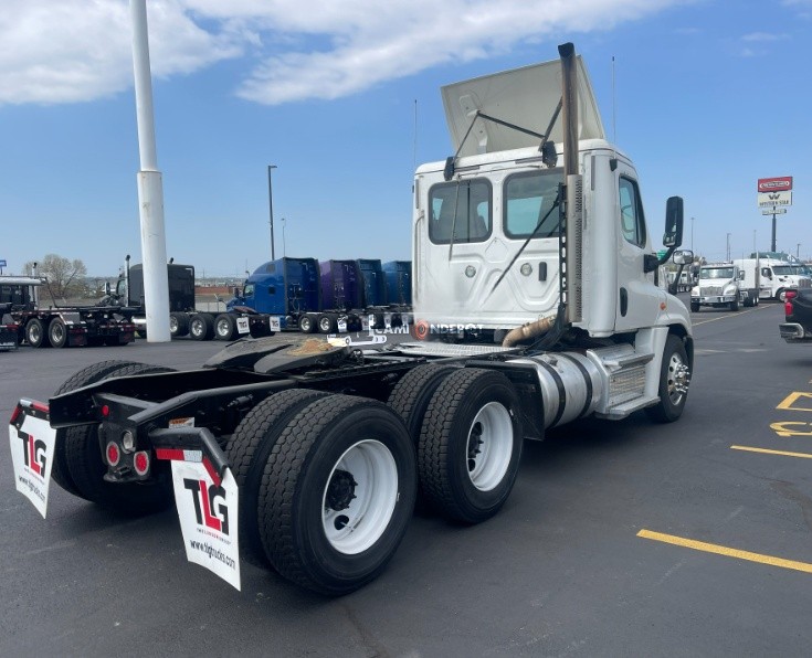 Truck Thumbnail 3