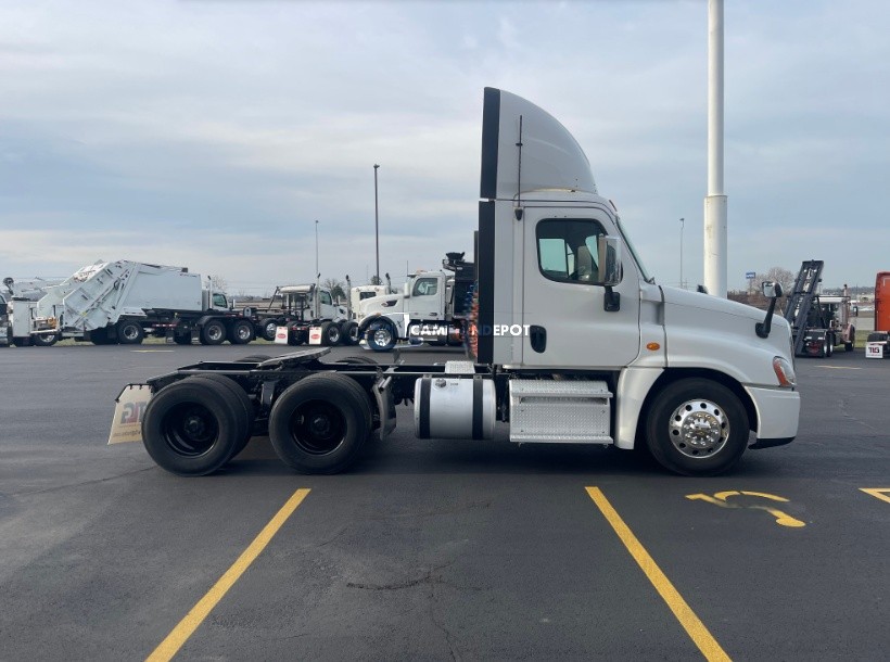 Truck Thumbnail 2
