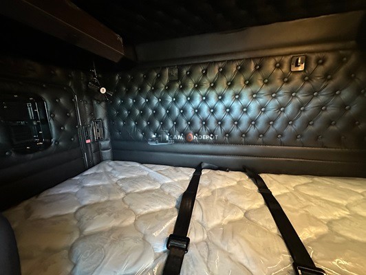 Truck Thumbnail 5
