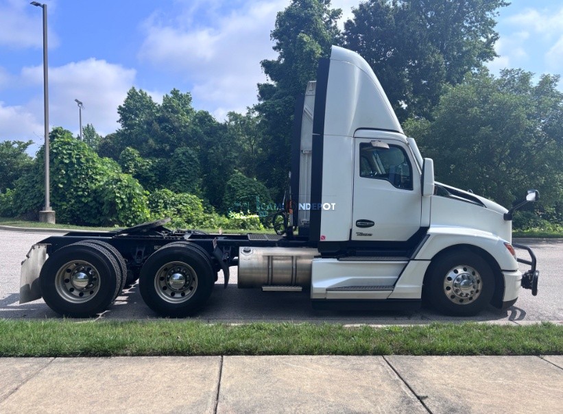 Truck Thumbnail 2