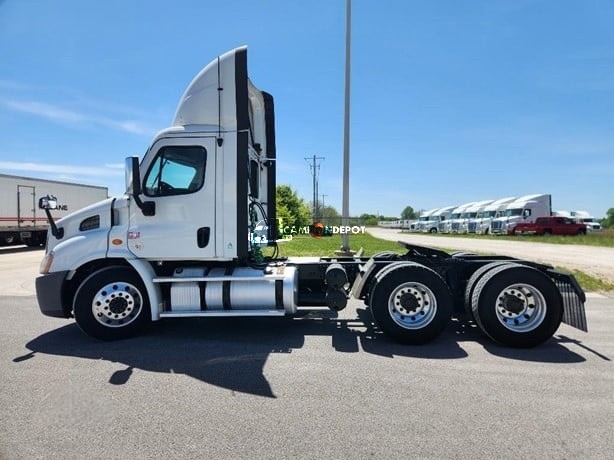 Truck Thumbnail 4