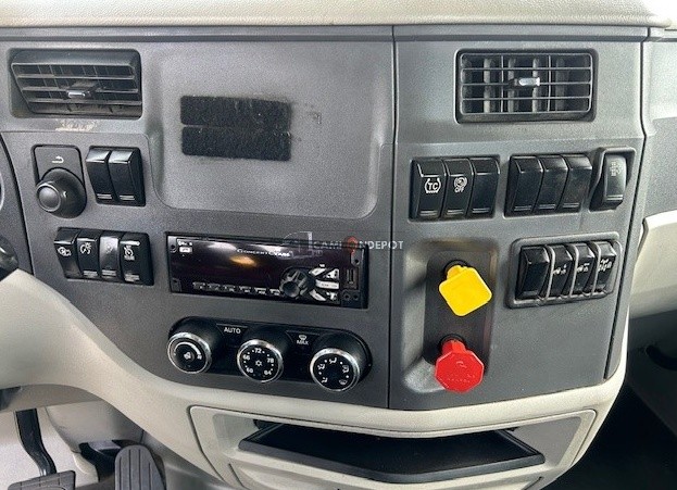 Truck Thumbnail 3