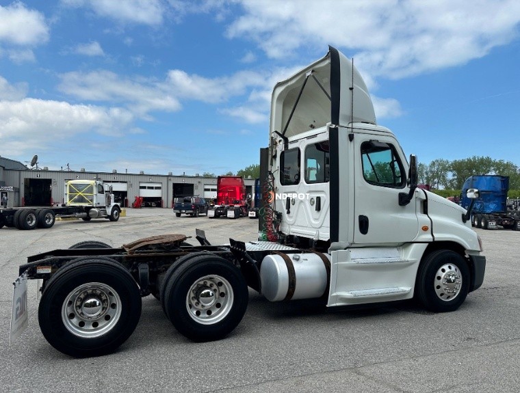 Truck Thumbnail 2