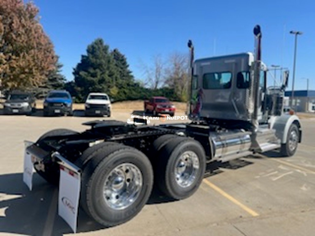 Truck Thumbnail 2