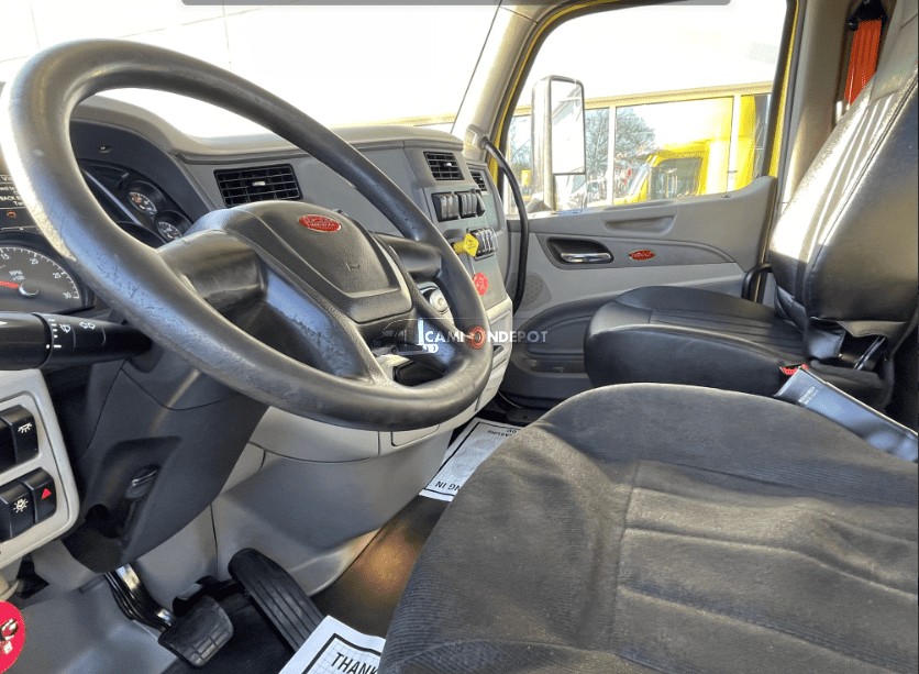 Truck Thumbnail 4