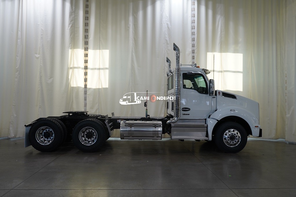 Truck Thumbnail 2