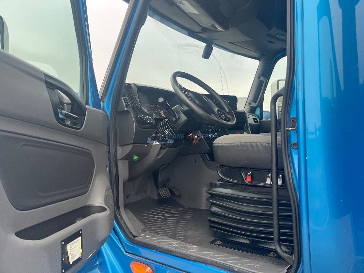 Truck Thumbnail 6