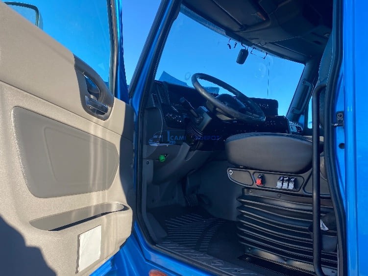 Truck Thumbnail 6