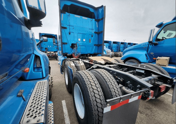 Truck Thumbnail 3