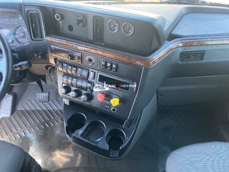 Truck Thumbnail 8