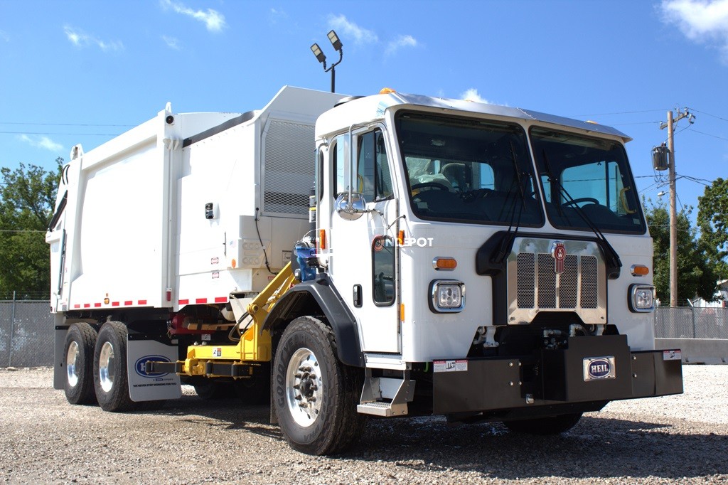 Truck Thumbnail 3