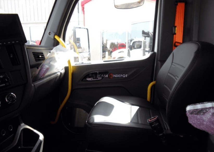 Truck Thumbnail 3