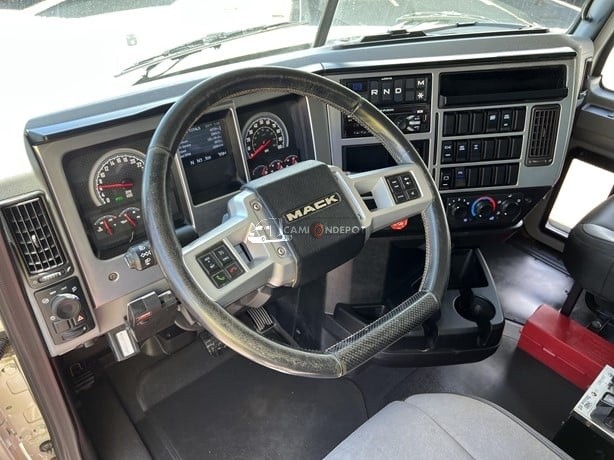 Truck Thumbnail 8