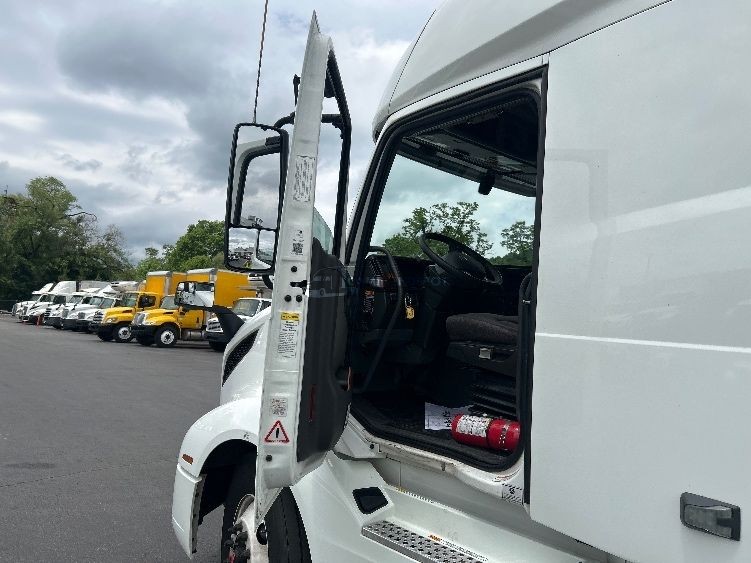 Truck Thumbnail 6